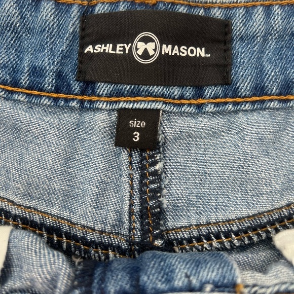 Ashley Mason 100% cotton distressed ripped medium wash denim jean shorts size 3 - Picture 3 of 8